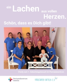 Charlie zu Besuch zu seinem 1. Geburtstag. 💜

Vor einem Jahr wurdest du mit gerade einmal 23 Schwangerschaftswochen und 480 g bei uns im #perinatalzentrumdatteln geboren. Es folgte ein langer, herausfordernder Weg mit vielen Hochs und Tiefs. 

Und heute? Du hast es geschafft! 🥹💜
Du und deine Eltern könnt unglaublich stolz auf das sein, was ihr gemeinsam geschafft habt.

Umso schöner und berührender ist es, dich heute so fröhlich lachen zu sehen. 💜 Danke, dass du uns besuchst hast! 
Alles Liebe zu deinem 1. Geburtstag, kleiner Charlie! 🎈🎂 #erstergeburtstag #hochsollstduleben #lachen #frühgeborene